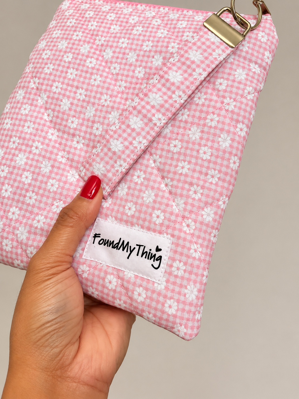 Quilted and Padded Ereader Sleeve with Zipper Closure and Matching Wristlet Keyrings