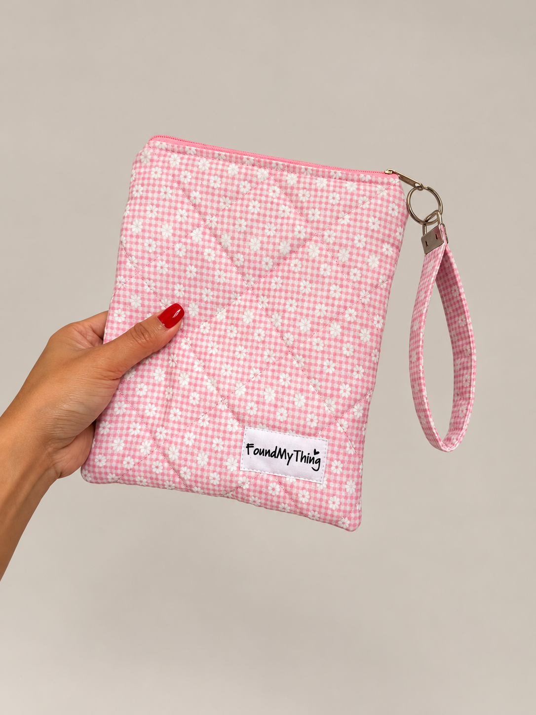 Quilted and Padded Ereader Sleeve with Zipper Closure and Matching Wristlet Keyrings