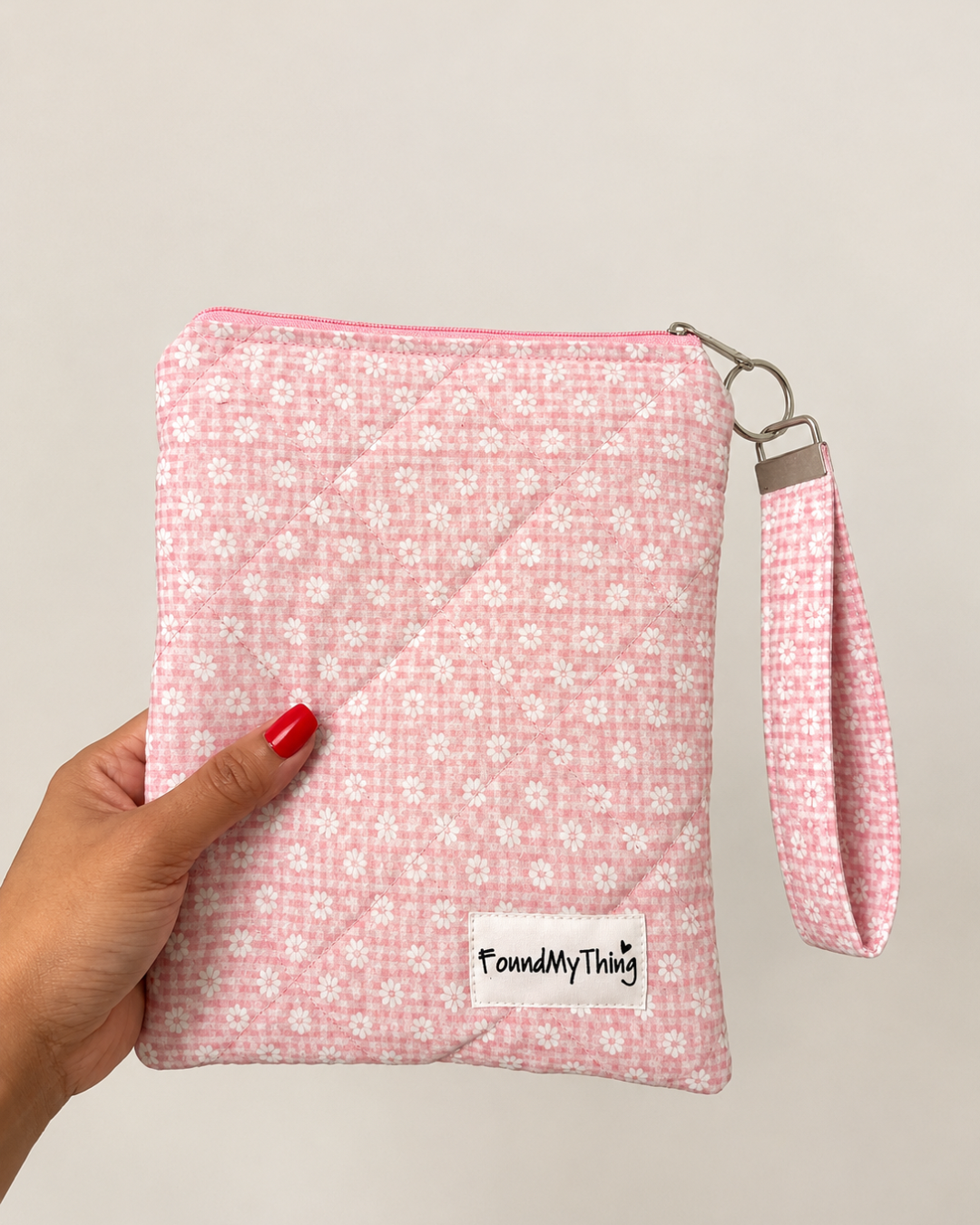 Quilted and Padded Ereader Sleeve for Kindle Paperwhite with Zipper Closure and Matching Wristlet Keyrings
